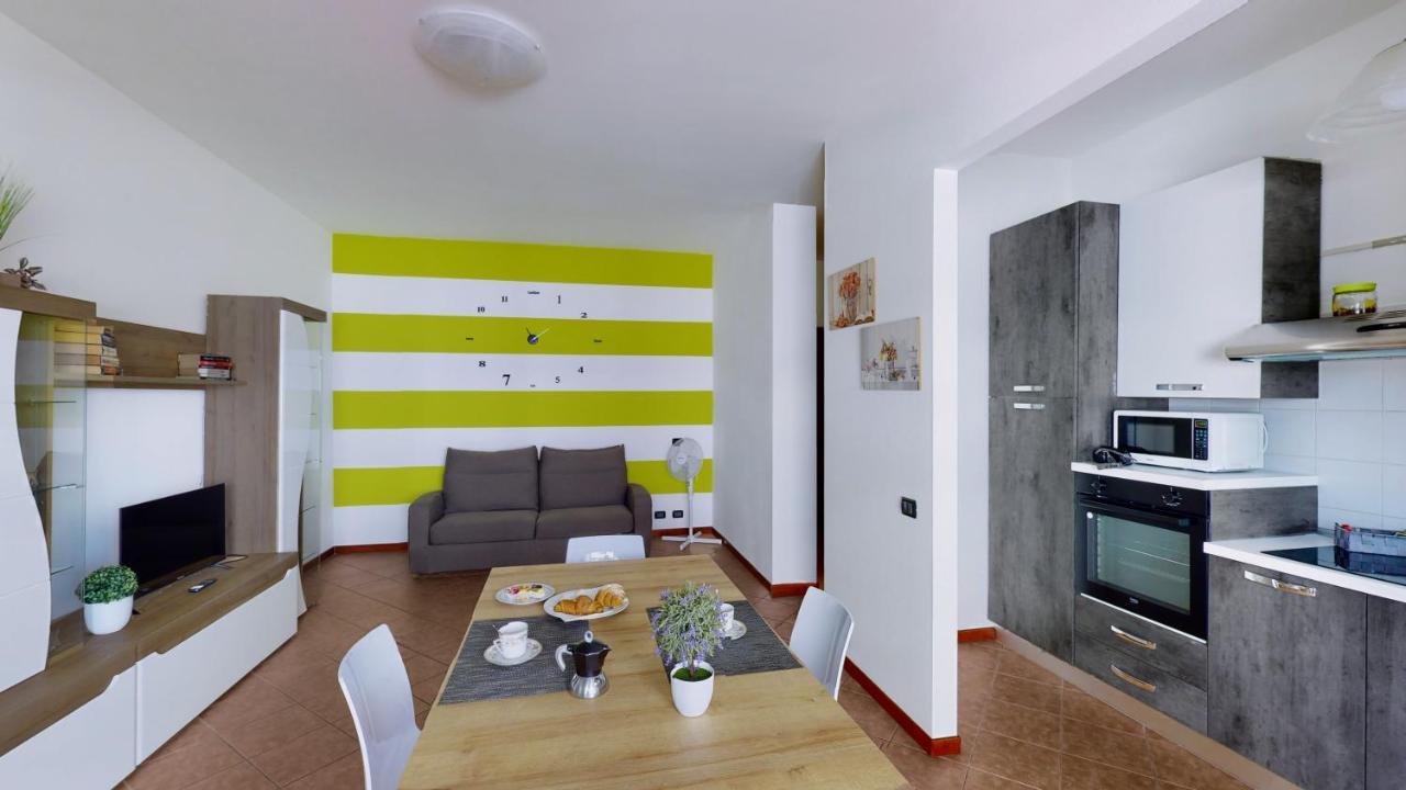 Isa Center - Leonardo Accademy - Mxp - Lakes Sesto Calende Kültér fotó