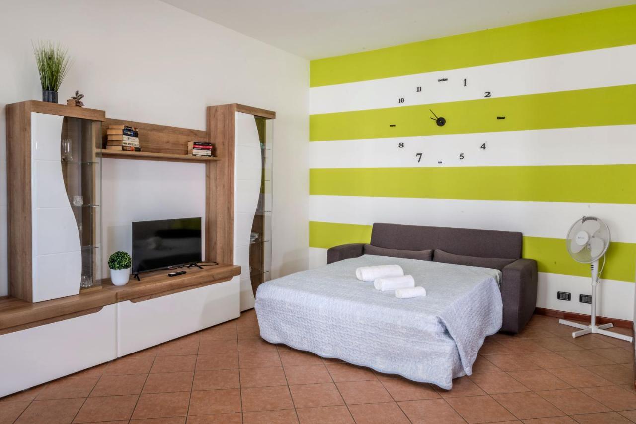 Isa Center - Leonardo Accademy - Mxp - Lakes Sesto Calende Kültér fotó