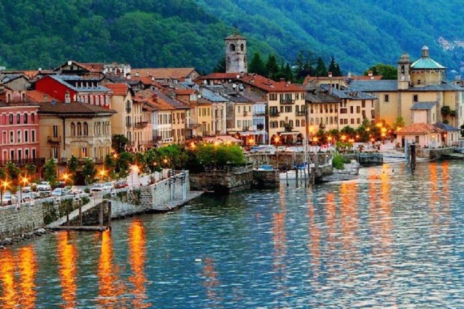 Isa Center - Leonardo Accademy - Mxp - Lakes Sesto Calende Kültér fotó